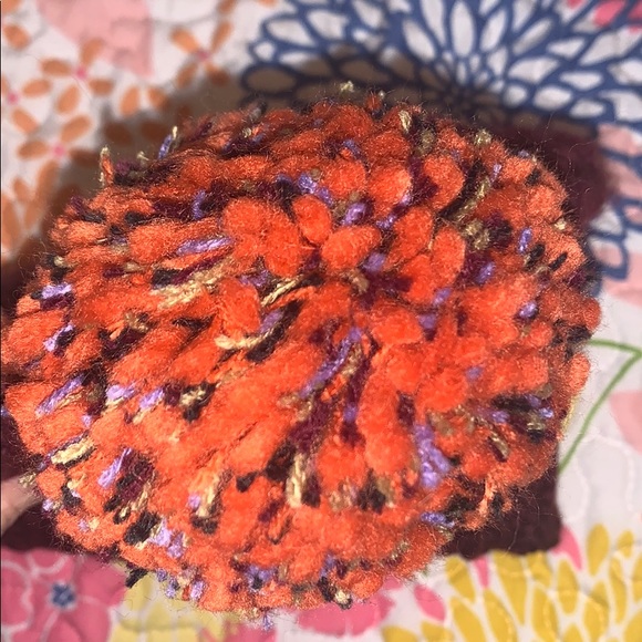 NWT THE NORTH FACE POM BEANIE - Picture 3 of 4